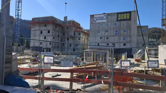 Auf Halleins größter Baustelle wird fleißig gearbeitet. | Foto: Josef Wind