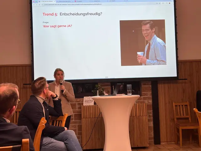 Zu Beginn machte Zach deutlich: KI ist kein bloßes Tool, sondern ein Spiegel der eigenen Organisation. | Foto: Edith Göd