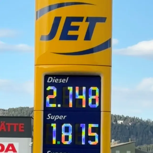 B70 - GU: Seiersberg bis VO: Köflach
JET – Rosental an der Kainach
29.03.: Diesel: € 2,148 / Super 95: € 1,815
30.03.: Diesel: € 2,289 / Super 95: € 1,939
01.04.: Diesel: € 2,153 / Super 95: €1,843
2. April 2026: Diesel € 2,049 / Super 95: € 1,709 (Preissenkung eingehalten)
 | Foto: Kirchengast