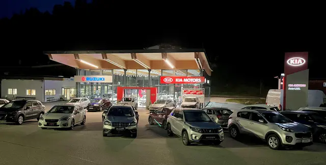 Der Standort des Autohaus Larl präsentiert sich modern und bietet eine breite Auswahl an Fahrzeugen und Services. | Foto: LARL