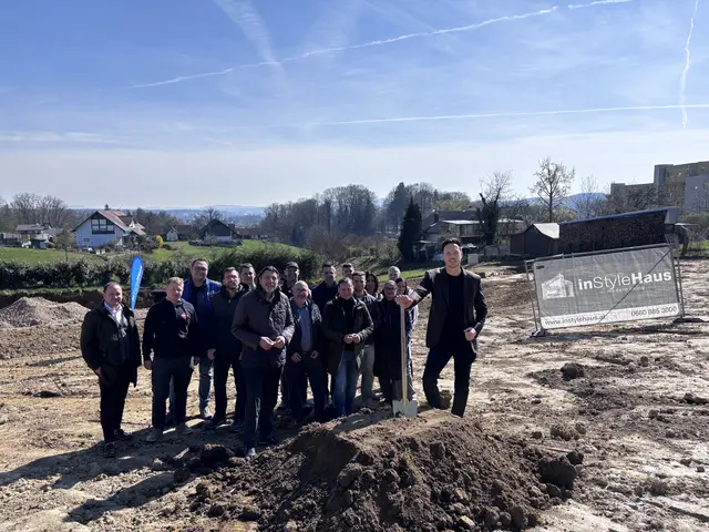 Spatenstich mit dem Bürgermeister der Stadt Deutschlandsberg und den Baufirmen | Foto: Elisabeth Korbe