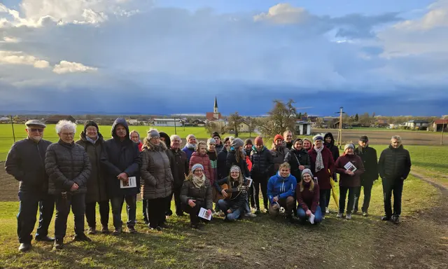 Jugend und Senioren gestalteten Kirchdorfer Kreuzweg