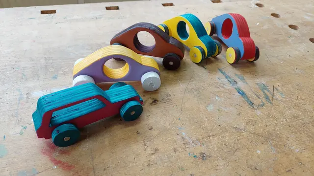 Kleine Kuscheltiere, Taschen in bunten Farben, Holz-Spielzeug oder kleine Osterhasen aus Stoff: der Kreativität sind bei der Anfertigung verschiedener Produkte im Jugendbeschäftigungsprojekt "easy" der Caritas Salzburg kaum Grenzen gesetzt. | Foto: Caritas/Easy