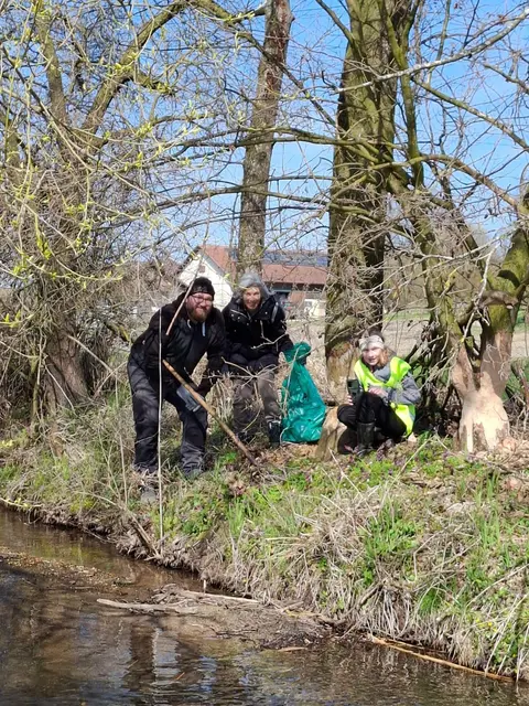Gemeinsam wurde angepackt – für eine saubere Umwelt. | Foto: Gemeinde St. Veit im Innkreis