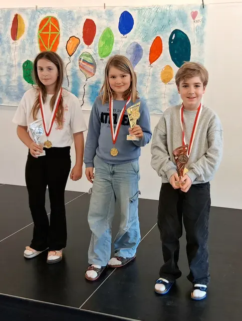 3. Klasse; Silber Frida Hofer, Klassenmeisterin Anna Larcher, Bronze Maximilian Grabner.