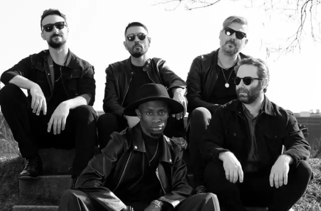 Lebron Johnson mit Band