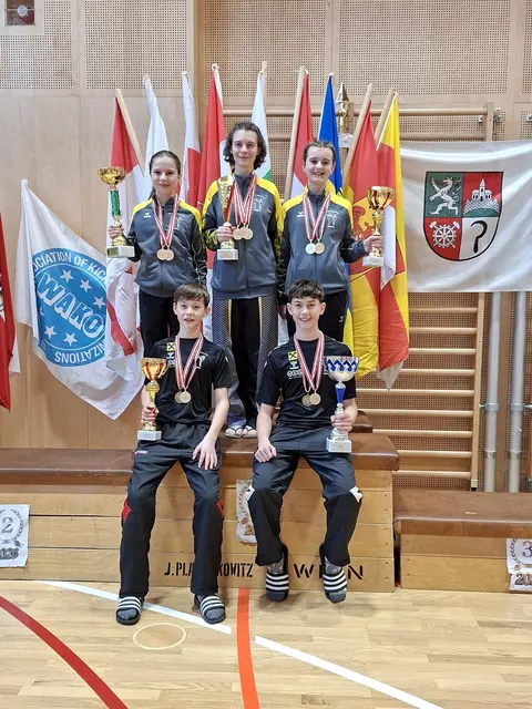 Die siegreichen Kickboxerinnen und Kickboxer aus Wies | Foto: Kickbox Union Wies