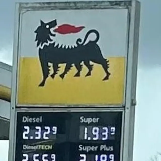B67 – LB: Landscha bis Spielfeld
ENI – Straß in Steiermark
27.03.: Diesel: € 2,329 / Super 95: € 1,939
01.04.: Diesel: € 2,299 / Super 95: € 1,909
2. April 2026: Diesel € 2,239 / Super 95: € 1,849 (Preissenkung fast eingehalten)
 | Foto: Semlitsch
