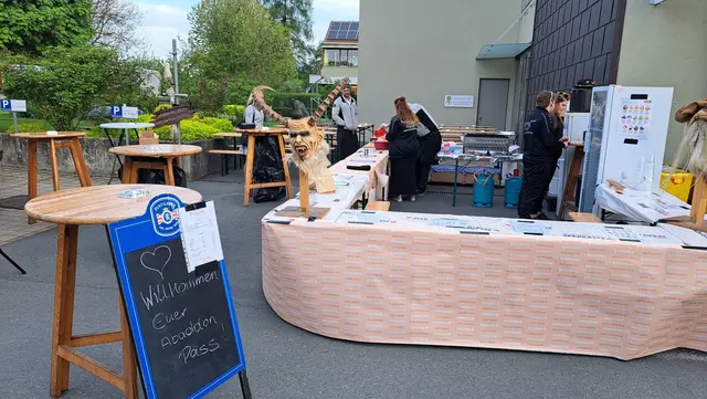 Auch jedes Jahr mit einem Standl mit dabei ist der örtliche Perchtenverein Abaddon-Pass Hausmannstätten