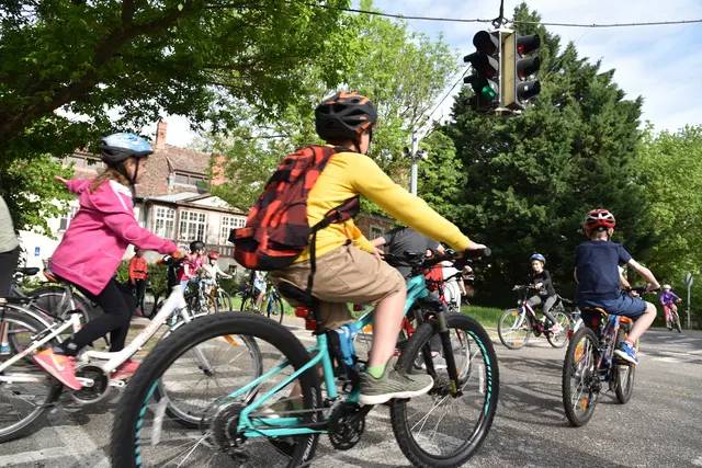 Radfahren im Verkehrsübungsgarten sicher lernen