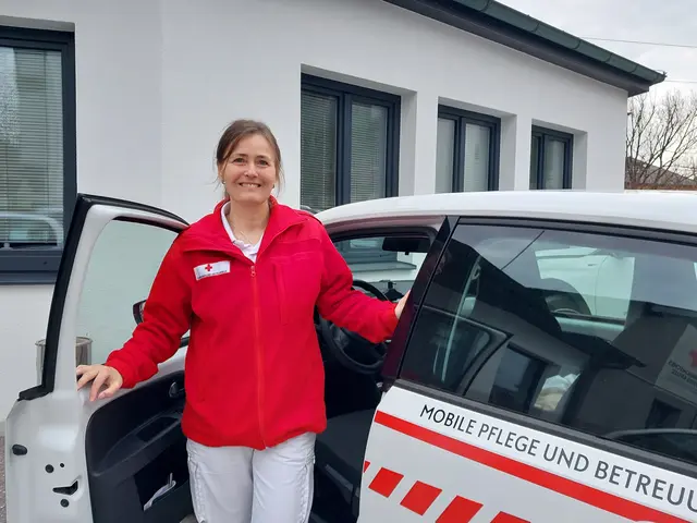 Daniela Feichtinger arbeitet seit mehr als zwölf Jahren als Fachsozialbetreuerin für Altenarbeit beim Roten Kreuz im Bezirk Vöcklabruck.
 | Foto: OÖRK