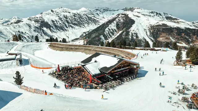 Auch am Berg wurd kräftig gefeiert und er Sound im Kaser Mandl war anders als gewohnt.  | Foto: Full Entertainment GmbH
