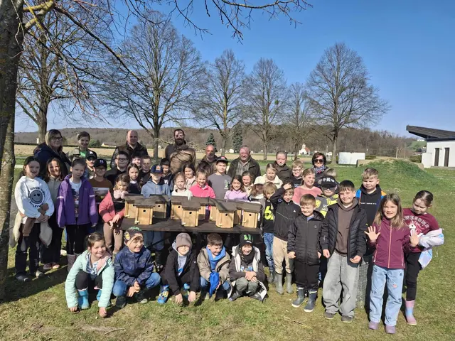 50 Nistkästen für die Volksschulen Mogersdorf und Maria Bild