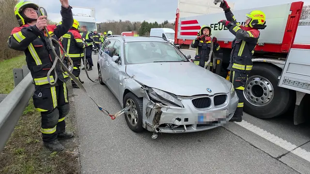 A1 - Feuerwehr zu Menschenrettung gerufen, keine Verletzten