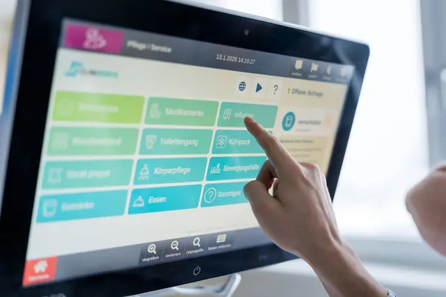 Die OÖG führt das digitale PatientInnenrufsystem Cliniserve schrittweise in allen Kliniken ein – Patienten können darüber konkret ihre Bedürfnisse mitteilen. | Foto: OÖG