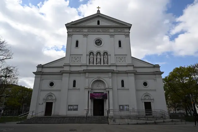 Die Keplerkirche wurde im Dezember von unbekannten Tätern mit Graffiti beschmiert.  | Foto: Matthias Pandrea / Mein Bezirk