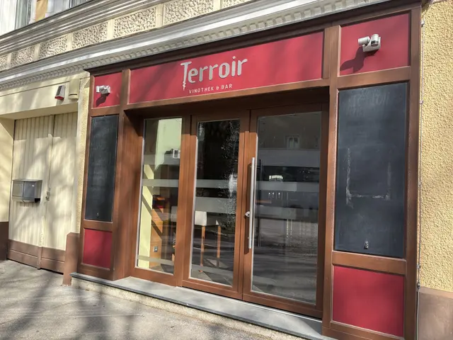 Ben Perner verwandelt die ehemalige Vinothek Terroir in das italienische Kaffeehaus "Viva la Napoli". | Foto: Jennifer Flechl / MeinBezirk