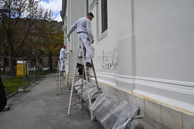 Für die Aktion musste man auf die passenden Wetterbedingungen warten.  | Foto: Matthias Pandrea / Mein Bezirk
