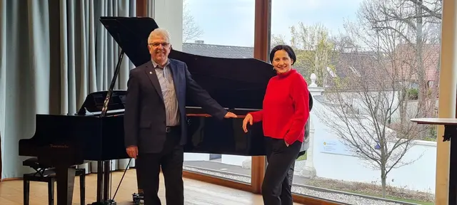 Franz Liszt Bibliothek mit Schätzen vom Franz Liszt Verein eröffnet