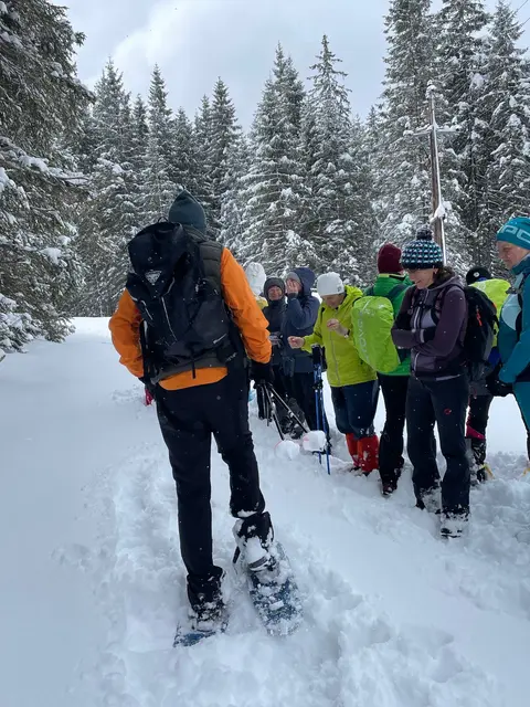 Die Gruppe stapfte durch den Schnee. | Foto: Andy Hochkogler