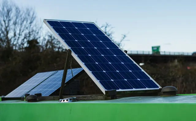 Im Jahr 2024 wurden rund 180 MW an Photovoltaikkapazität neu installiert, was zu einer Rekorderzeugung von etwa 5,5 Petajoule führte. | Foto:  Caspar Rae / Unsplash