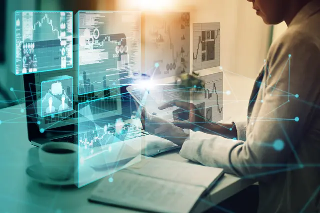 Künstliche Intelligenz kann bei der Organisation, Kommunikation oder Verwaltung helfen, Abläufe zu vereinfachen und Zeit zu sparen. | Foto: PantherMedia  / Yuri Arcurs