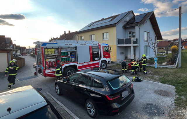 Brand in Kinderzimmer – drei Feuerwehren im Einsatz