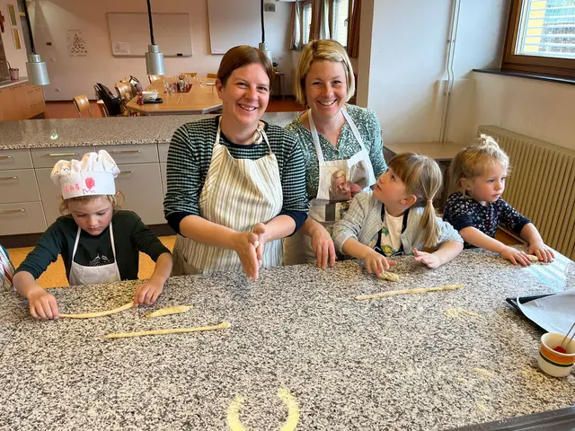 Gemeinsames Backen bringt Kinder und Erwachsene zusammen