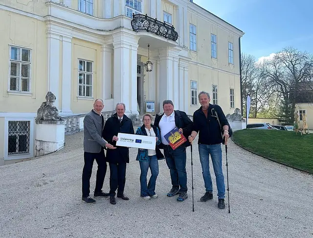 Hannes Steinacker GF der Weinviertel Tourismus GmbH, Lt Präs. Karl Wilfing, Andrea Stockinger von Liechtenstein Schloss Wilfersdorf, Projektleiter Horst Obermayer und Hannes Weitschacher von der gleichnamigen „Hannes Weitschacher tourism consulting“.
 | Foto: Josef Kohzina 