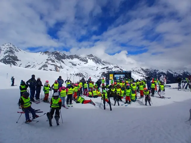 Die gemeinsamen Skitage verbinden Bewegung und Gemeinschaft. | Foto: WK Tirol