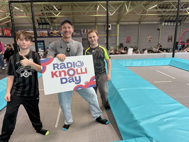 Andi Knoll war im "StarJump" Oberwart mit seiner Sendung „Radio Knolliday“ zu Gast. | Foto: Ö3/Denise Wurz