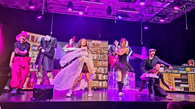 Das Musical „Men in Pink“ der 4C-Klasse im Forum der Musikmittelschule in St. Johann. | Foto: MMS St. Johann