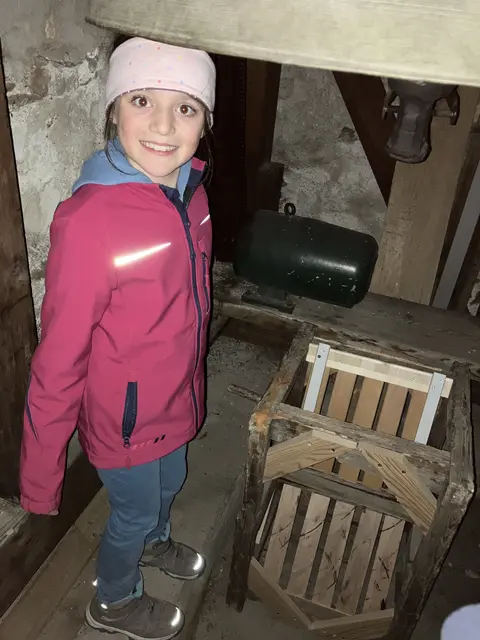 Sophia freut sich über die Instandsetzung.