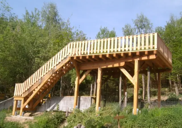 Arbeiten mit Holz aus Leidenschaft – seit drei Generationen. | Foto: Holzbau Seisenbacher