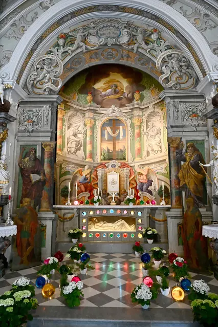 Das Ostergrab in der Alten Pfarrkirche in Völs. | Foto: Hassl