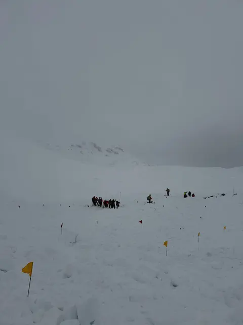 Ein Großaufgebot der Einsatzkräfte beteiligte sich an der Suche nach dem Verschütteten. | Foto: Bergrettung Obertauern