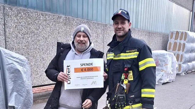 Dachdeckerei Lipfert spendet 4.000 Euro an Feuerwehr Steyr