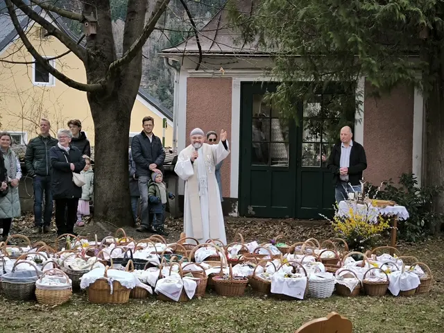 Osterspeisensegnung im Pfarrgarten