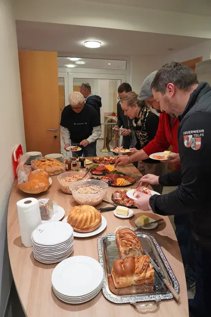 Feierliche wurde zugegriffen: Ende der Zeit des Verzichts, des Fastens.