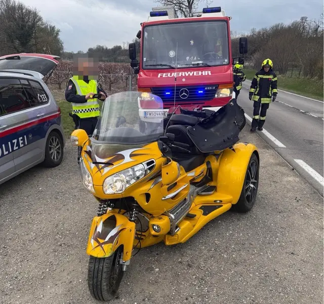 Am Samstag, den 4. April 2026, wurde die Feuerwehr Gossam zu einem Verkehrsunfall auf der B3 in Grimsing alarmiert. | Foto: DOKU NÖ