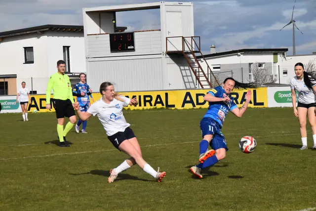 Sophie Schwartz zieht - nach Gebhardt-Zuspiel - zum 2:0 ab. | Foto: MeinBezirk/Michael Strini