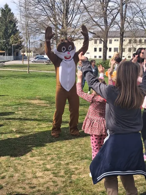 Erfolgreiche Osternestsuche im Schlosspark Gleinstätten