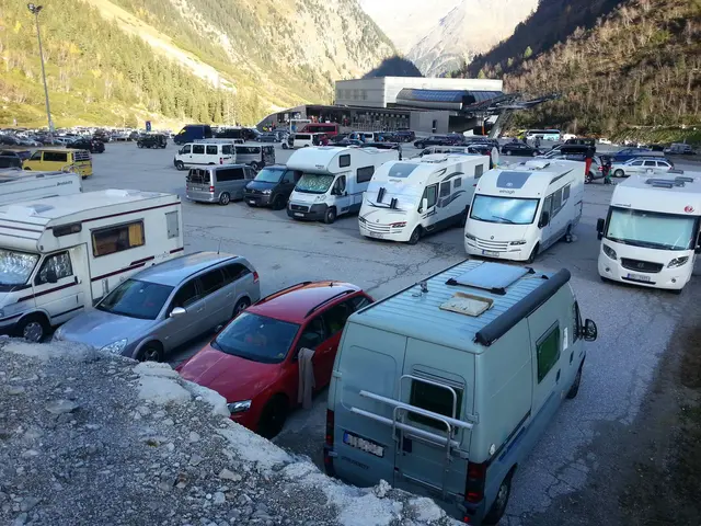 Dutzende Camper standen verteilt auf den Parkplätzen! | Foto: TBW Est. Stubai