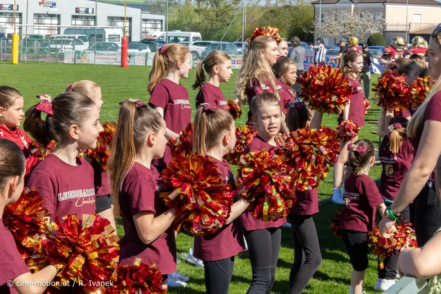 Cheerleaderauftritt in den Clubfarben der Carnuntum Legionaries. | Foto: cine-motion.at / R. Ivanek