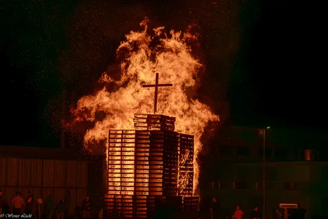 Osterfeuer des SK Zirbi in Neumarkt in der Steiermark