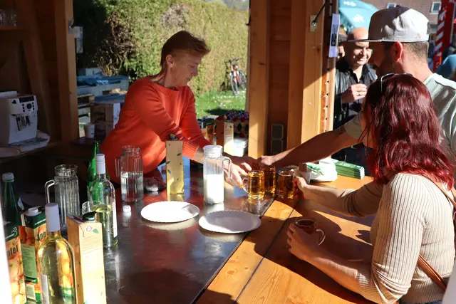 Das warme Wetter verlangte nach Trinkbarem | Foto: Gerhard Langmann