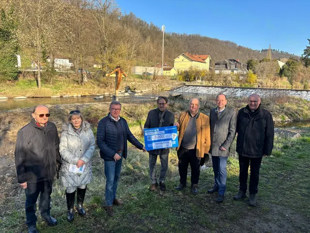 Jesusstatue wieder an ihrem Platz am Kamp