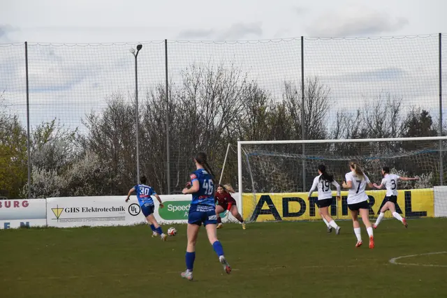 Topchance für Rojda Antlitzhofer, ihr Schuss fiel aber zu schwach aus, um Paula Schöll zu bezwingen. | Foto: MeinBezirk/Michael Strini