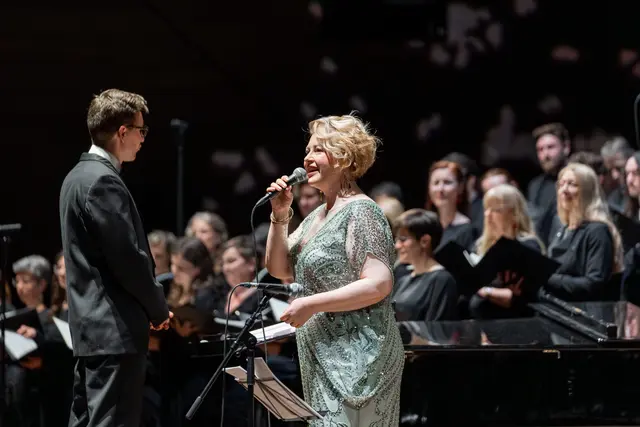 In ihrem Element: Sopranistin Karin Bachner überzeugte gesanglich.  | Foto:  Scheffold Media