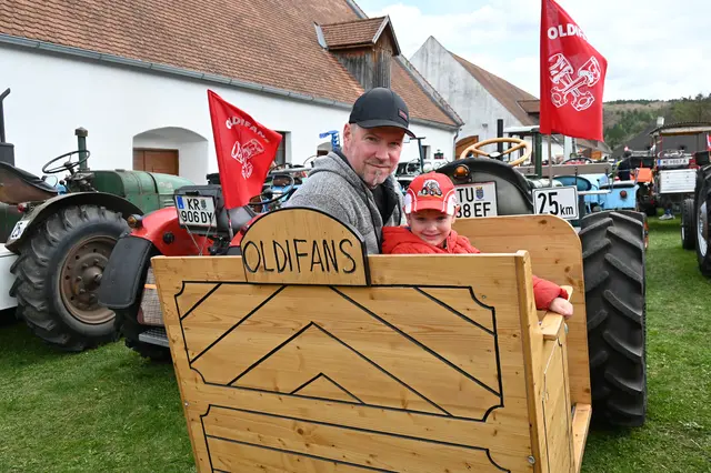 Alte Traktoren und Klassiker in Leiben